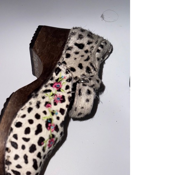 Hanna Andersson Calf Hair Clogs Leopard Print Embroidered Flowers - EU 28 US 11 - Picture 3 of 6